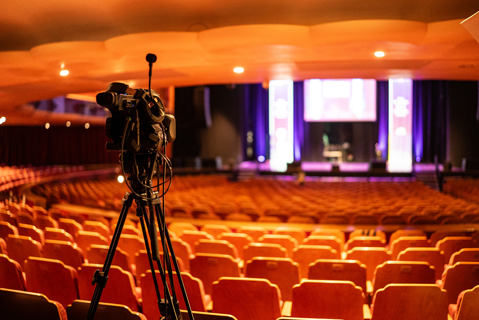 A nicely lit shot of the auditorium at MoTaCon.