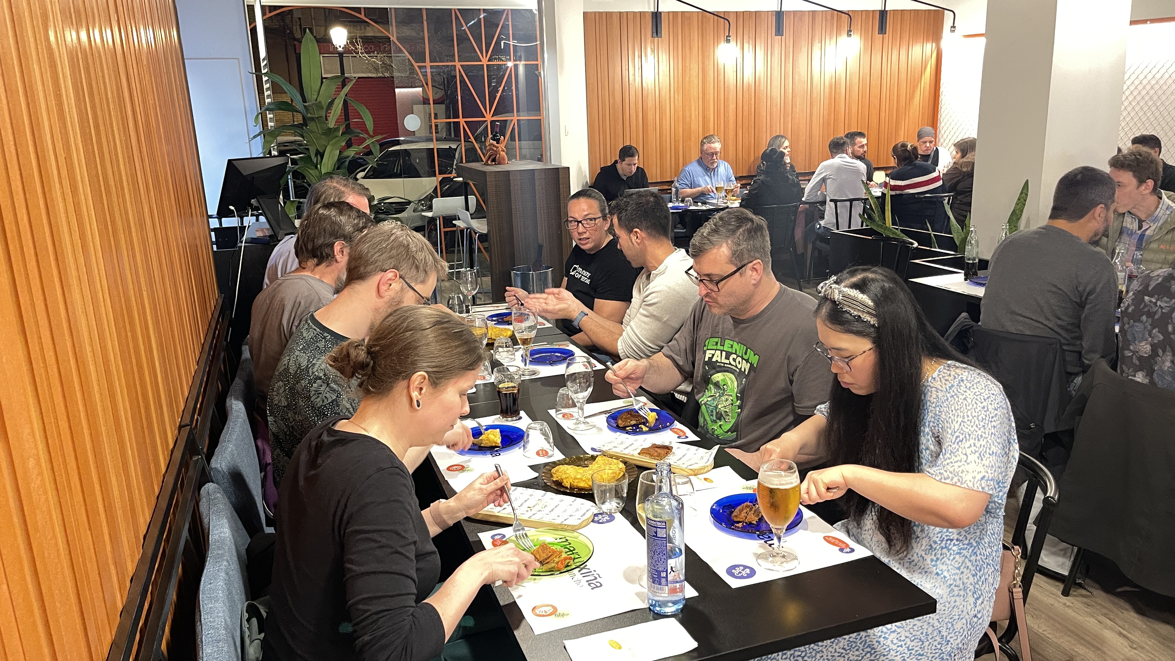 Tapas, testing, and top-tier chats! Speakers gathered at Maruxiña, a Galician gem in Valencia, to wind down, share stories, and swap ideas after a brilliant day at Selenium Conf 2025. (Spotted here: Amalie, Titus, and Rosie among a sea of great folks.)