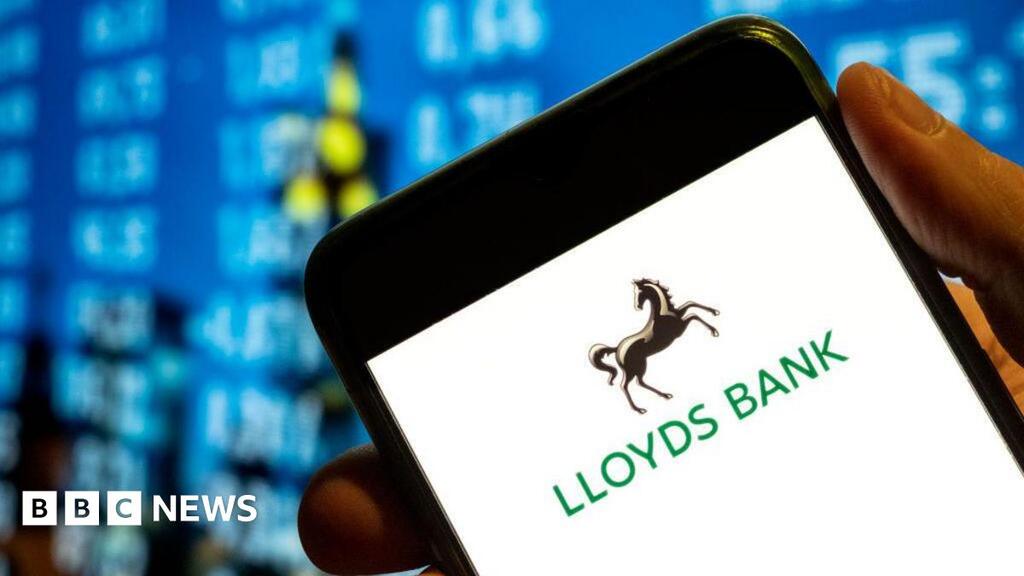 Lloyds, Bank of Scotland and Halifax apps showed customers other users' transactions image