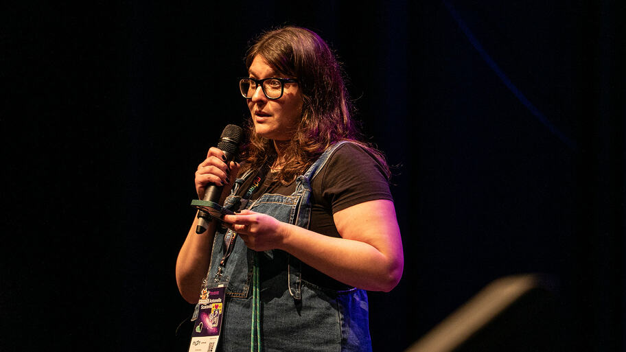 Antonella Scaravilli on the 99 second stage image