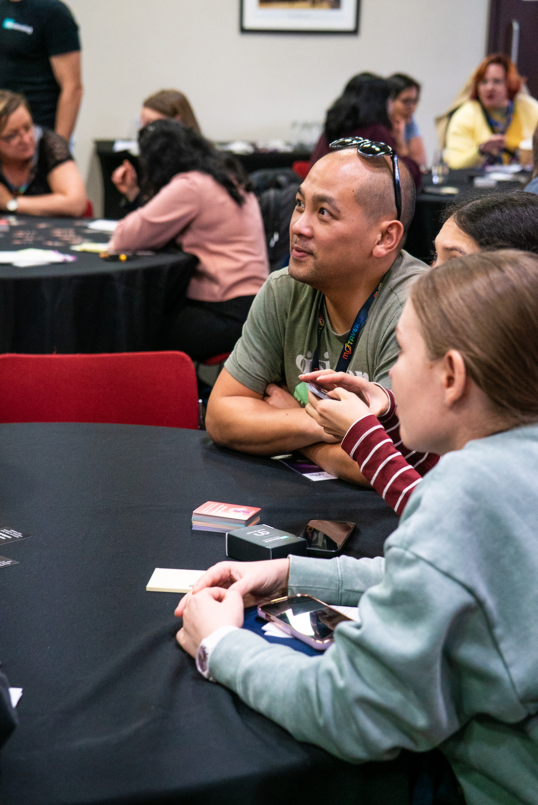 People gathered around a RiskStorming and AI session.