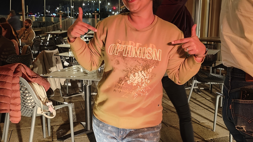 Spreading optimism  image