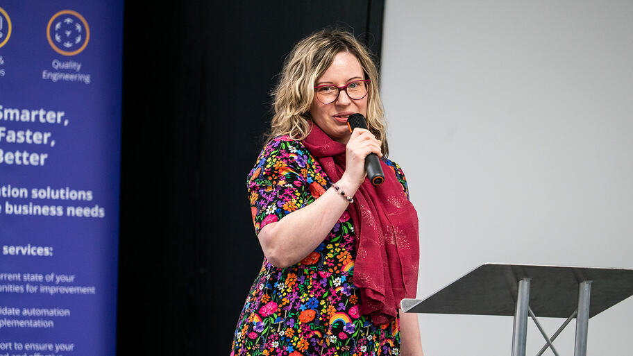 Helen Whitaker talks for 99 seconds at MoT London image