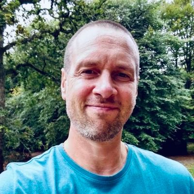 Simon Knight's profile