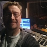 Síon Heaney profile image