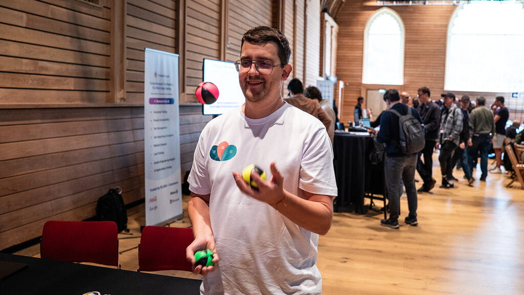 Wonderproxy teaching quality people to juggle.