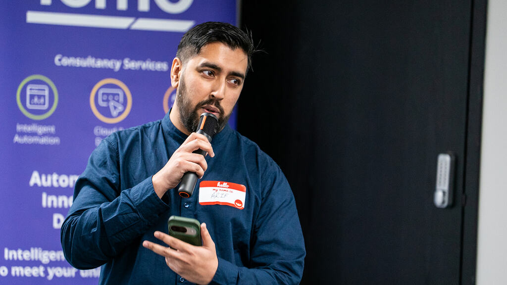 Mohammad Arif talks for 99 seconds at MoT London  image