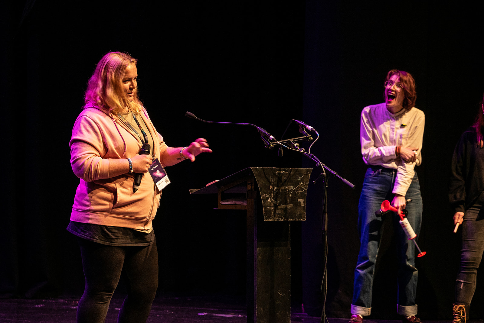 Nicola Furniss on the 99 second MoTaCon stage.