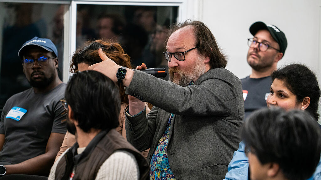 Neil asking a question from the audience