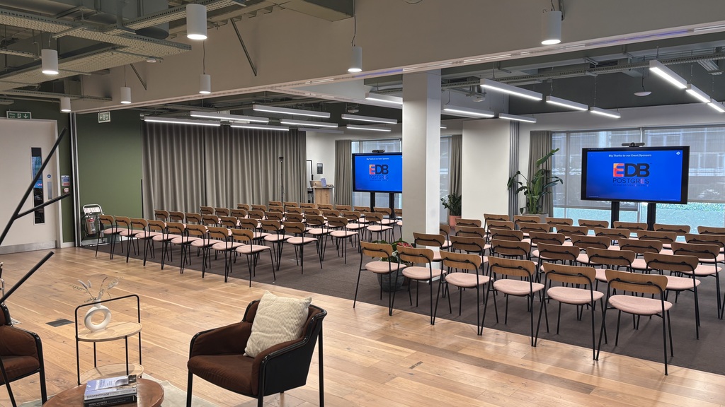 Waiting for the room to fill at Birmingham Digital and DevOps Meetup.  image