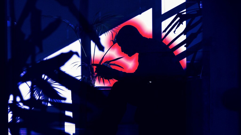 Meet the Group Breaking People Out of AI Delusions image