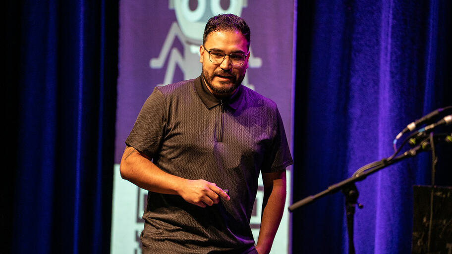 Carlos Kidman talking about evaluating AI systems image