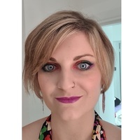 Amy Roberts-Hoad profile image