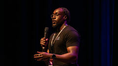 Eamon is here to break boundaries and is actively looking to do 99 "99 second talks".

I think this was number 9, or 10? image