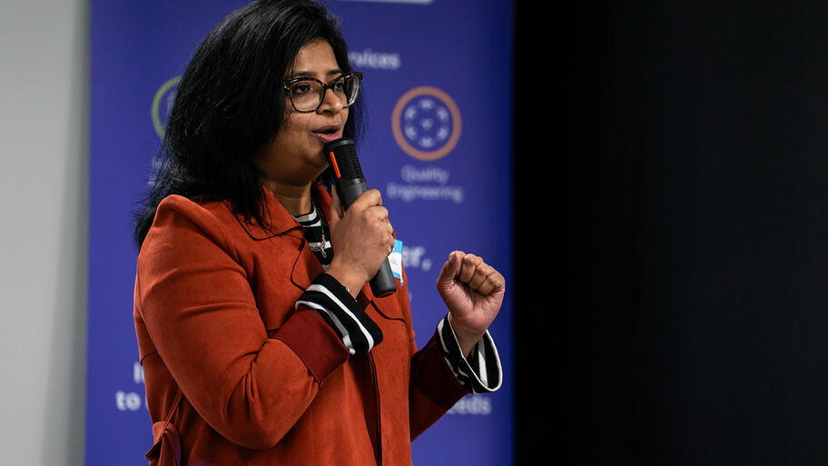 Karishma Khaladkar delivers a 99 second talk image