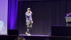 Stuart beatboxing at MotaCon 25 image