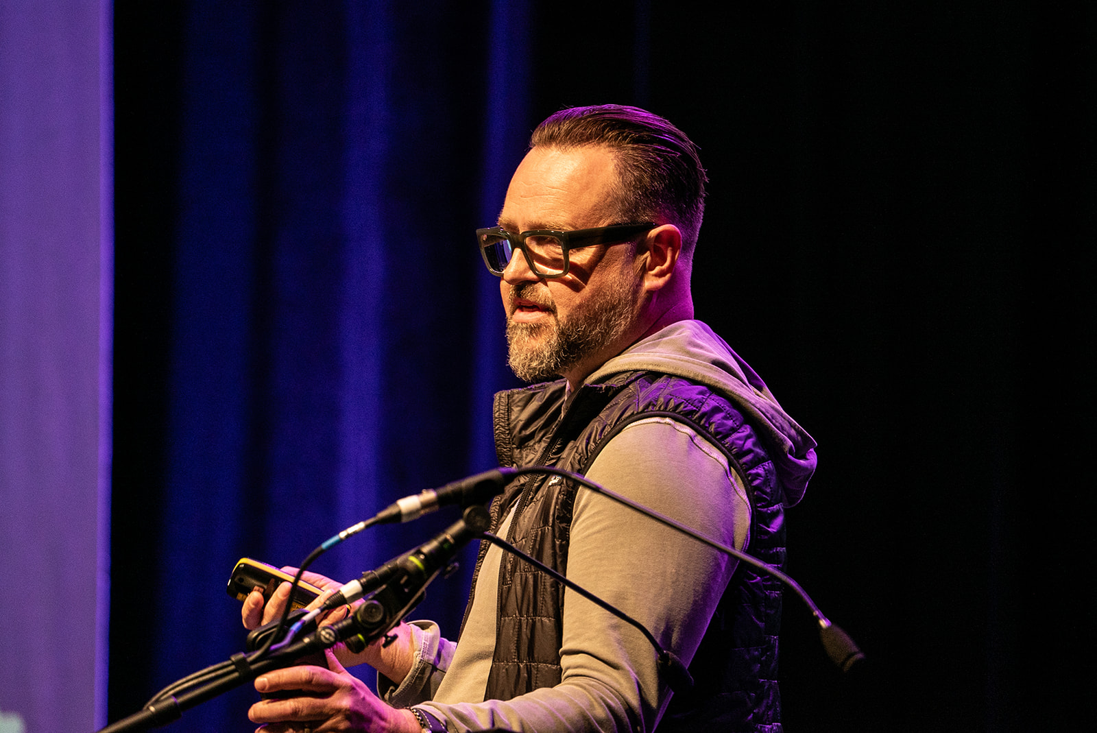 Martin Hynie on stage at MoTaCon 2025