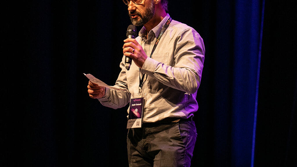 Dalbir Sehmbi on the 99 second MoTaCon stage image