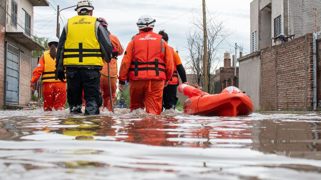 Rescue team in action during flooding in Buenos Aires, aiding relief efforts in affected neighborhood
by Juan Moccag... image