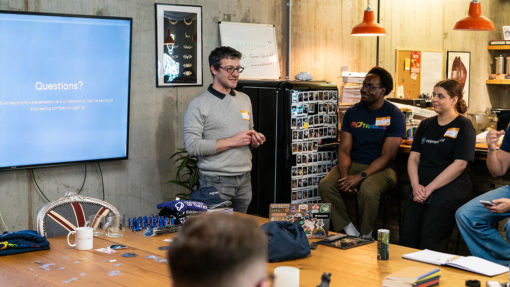 A photo of Simon Devon delivering a great 99 second talk at MoT London image