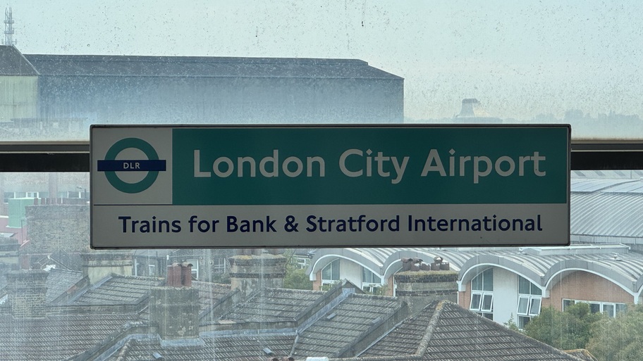 Travel to MoTaCon - arrived in London  image