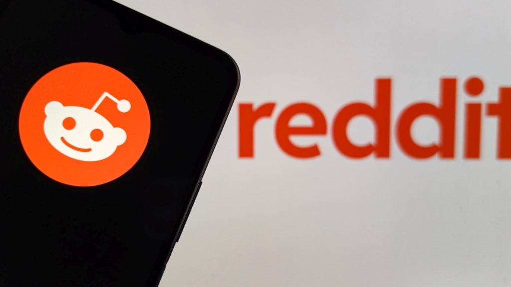Reddit to crack down on AI bots while protecting user anonymity image image
