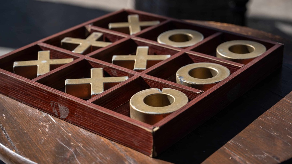 ChatGPT-5 Tries Out “Rotated” Tic-Tac-Toe. You Be the Judge image