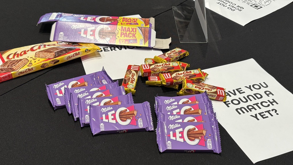 Leo chacha snack
 image